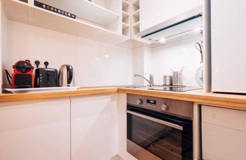 Chaillot Apartment | Comfortable and Quiet 1 BR Closed to the Eiffel Tower