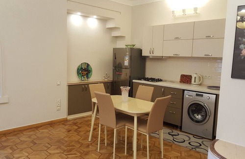 Old Boulevard Apartment | Comfortable and spacious apartment with seaview.