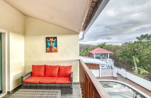 La Possession House | Comfortable apartment with terrace near Saint-Denis