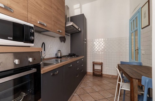 Nomentano Apartment | Comfortable apartment located on the second floor, of five in total, of a building with a lift (NOT suitable for disabled people). Two steps at the entrance.In 80 m2 of space it comfortably accommodates two people with a double bedroomIt remains silent w