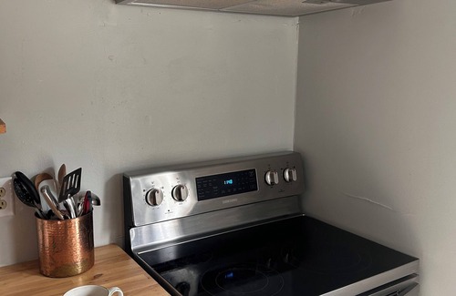 Gainesville Condo | Comfortable Calm Condo in Historic Gainesville 2 Bedroom