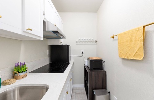 Compton Apartment | Comfortable Compton 2 Bed APT 3