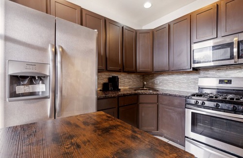 Grand Boulevard Condo | Comfortable Condo in the Heart of Bronzeville by RedAwning