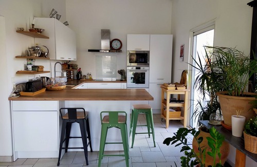 Ondres House | Comfortable contemporary canal-side house