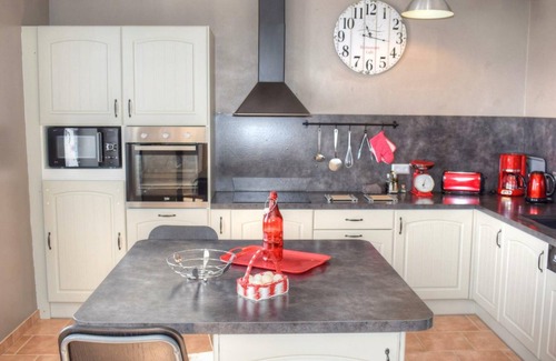 Sennevieres Cottage | Comfortable cottage near Montrésor with wifi and garden