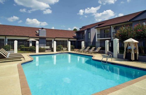 Norcross House | Comfortable Countryside Stay! Free Parking, Onsite Pool, Pets Allowed