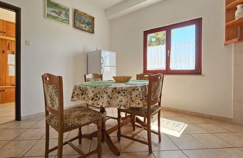 Dajla Apartment | Comfortable, dog-friendly apartment with private balcony, washing machine, WiFi