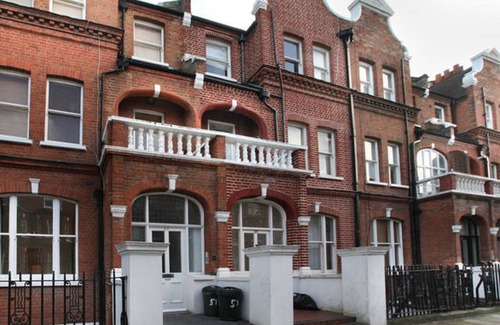 West Kensington Apartment | Comfortable Flat in West Kensington Perfect for Business or Leisure