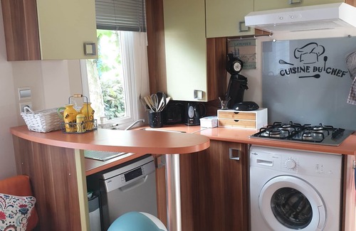 La Roque-d'Antheron House | Comfortable 3 bedroom mobile home with air conditioning in Provence - Swimming pool and private lake