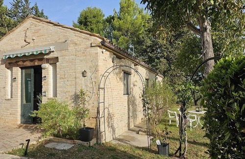 Falerone House | Comfortable Guesthouse in Scenic Italian Countryside