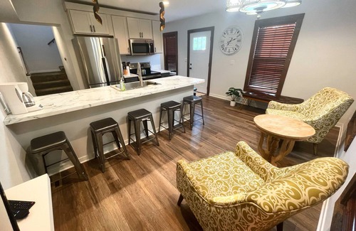 Cedar Rapids House | Comfortable Home in the Heart of Historic NewBo near Downtown - King Bed!