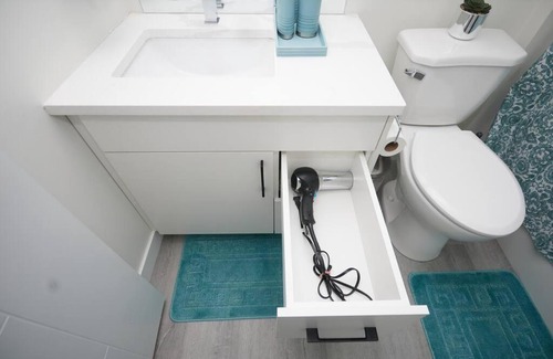 St. James Apartment | Comfortable home near airport