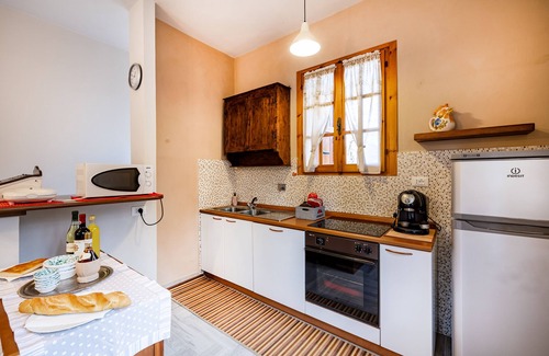 Macchino House | Comfortable Home Vittoria8 Among Greenery, Pistoia, Italy