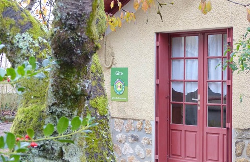 Herisson Cottage | Comfortable house near medieval village with enclosed garden