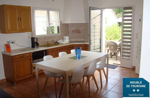 Lamonzie-Saint-Martin Apartment | Comfortable house with terrace in the purple Périgord