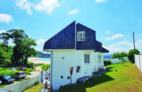 Faro House | Comfortable house with sea view in Viveiro, 200 m²