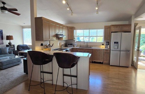 El Jebel House | Comfortable Lake House with Luxury Amenities - near everything Aspen to Glenwood