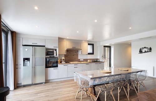 Formigueres Apartment | Comfortable Mountain Stay in Formiguères: 4Bedrooms, 9Min from the Ski Resort with Private Terrace !
