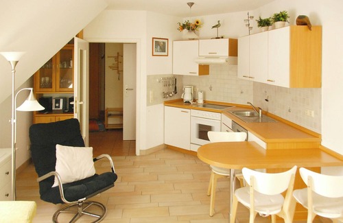 Ostseebad Prerow Apartment | comfortable pet-friendly apartment in the oak park, max. 3 pers., WLAN
