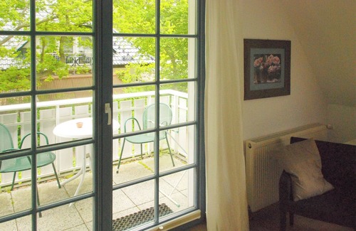 Ostseebad Prerow Apartment | comfortable pet-friendly apartment in the oak park, max. 3 pers., WLAN