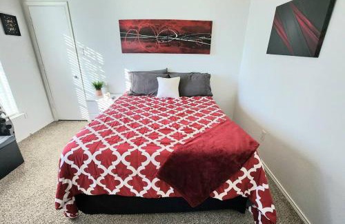 Lancaster House | Comfortable Queen Bedroom with workspace