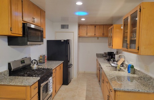 Tucson House | Comfortable Spacious Newly Renovated 3br-2ba House