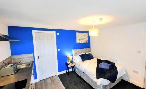 Forest Fields House | Comfortable Stay - Burford Rd
