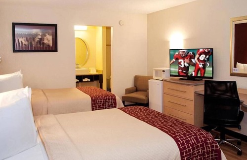 Williamsburg House | Comfortable Stay, Superb Location! Pet-Friendly, Free Parking!