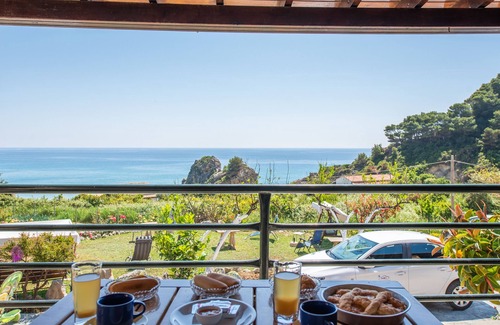 Pelekas Apartment | comfortable studio apartment, pelekas beach, 40 meters from the beach, rainbow
