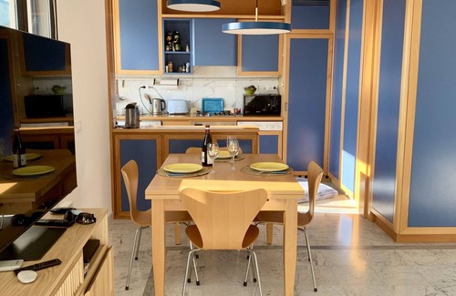 Menton Apartment | Comfortable top-floor apartment with sea view