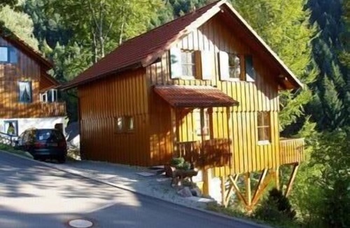 Hornberg House | Comfortable vacation home in southern-facing slope at the edge of the forest
