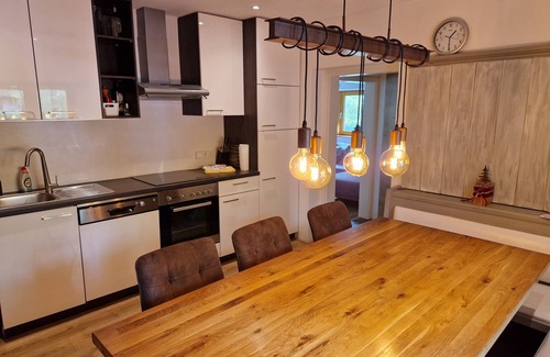 Leogang House | Comfortable vacation home near ski slopes, large sunny garden