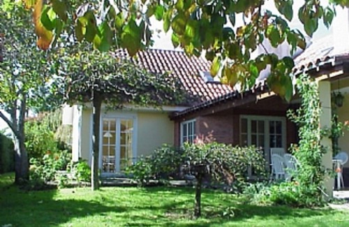 Teo House | Comfortable Villa with large Pool, huge Garden (golf) and short trip to beaches*