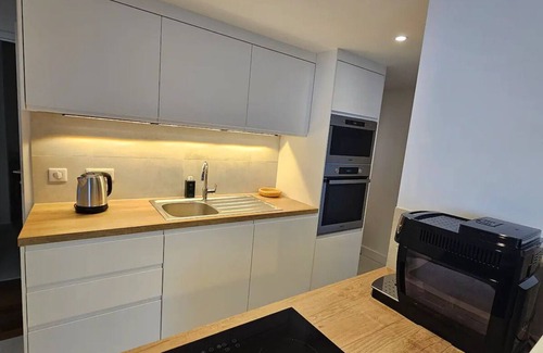 Neuilly-sur-Seine Apartment | Comfortion Norma - Luxury Suite with a view