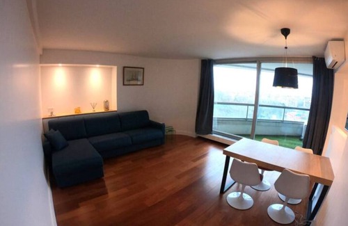 Neuilly-sur-Seine Apartment | Comfortion Norma - Luxury Suite with a view