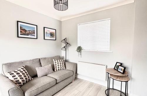 Port Talbot House | Comfy 2 Bed Home - Port Talbot - 10 Min Walk From Beach