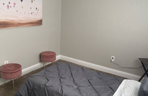 Atlanta Apartment | COMFY 2 BED ROOM SPACE W/OUT DOOR POOL