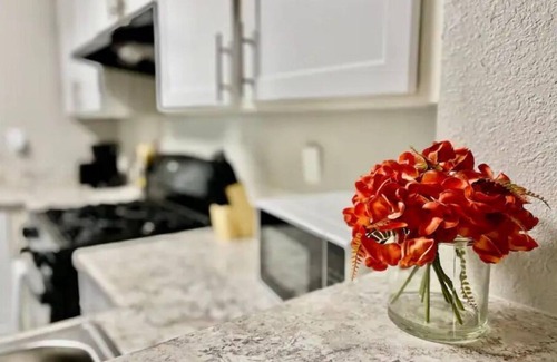 Sandy Springs Apartment | Comfy 2 Bedroom/2 Bath Atlanta Getaway With Free Parking & Fast WIFI