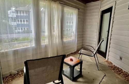 Sandy Springs Apartment | Comfy 2 Bedroom/2 Bath Atlanta Getaway With Free Parking & Fast WIFI