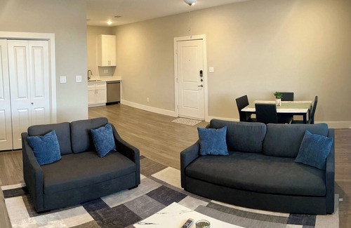 Spring Branch West Apartment | Comfy 2 Bedroom Apartment Near Downtown Houston