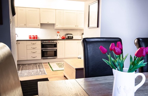 Newtonmore House | Comfy 3-bedroom Cottage in Newtonmore, Cairngorms