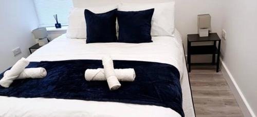 Luton House | Comfy 4-Bed Home in Luton by Stayfolk, Ideal for Contractors - Sleeps 8