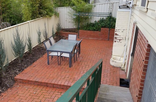Bendigo House | Comfy, 5 Bedroom, 3 Bathroom Period Home in the centre of town with EV Charger.