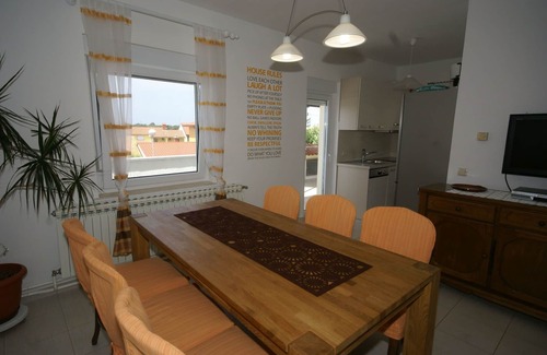 Vinkuran Apartment | Comfy apartment in Vinkuran with the beach nearby