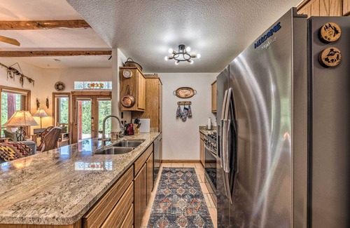 Bear Park Condo | Comfy 'Aspen Ridge' Home ~ 3 Mi to Ski Lifts