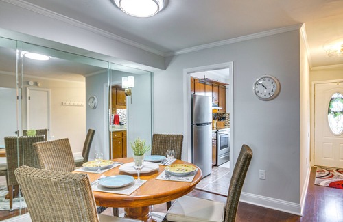 Summerville Condo | Comfy Augusta Condo w/Deck ~ 4 Mi to Olde Town