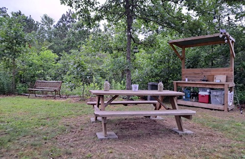 New Eucha RV Rental | Comfy Beds and Hot Shower Awaits You