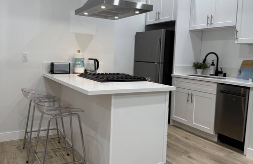 Temple City House | Comfy & calm 2 bedroom guest house near I-10, Temple city