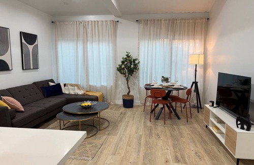 Temple City House | Comfy & calm 2 bedroom guest house near I-10, Temple city