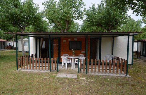 Lido di Dante Ski Chalet | Comfy Chalet with Terrace near Sea